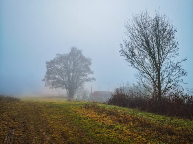 Hmla predomnou hmla za mnou