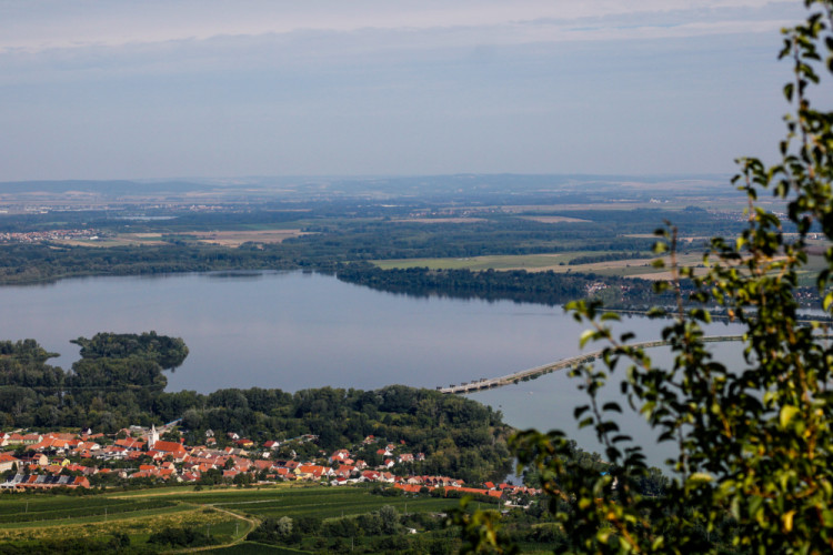 Dolnovestonicka vodná nádrž