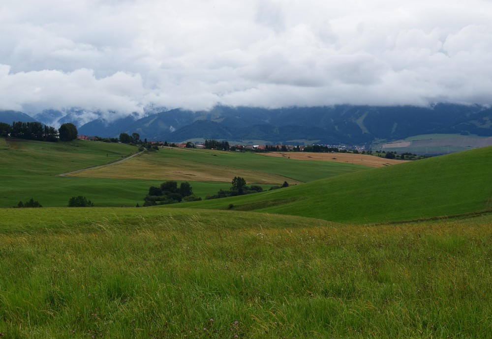 mraky nad krajinou