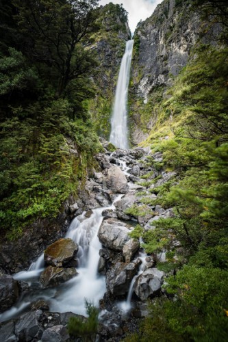 Devils Punchbowl Waterfall