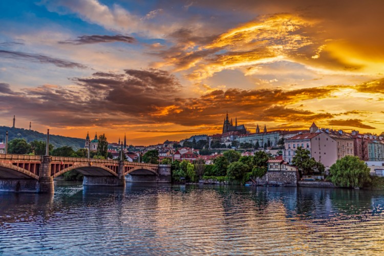 západ slnka v Prahe