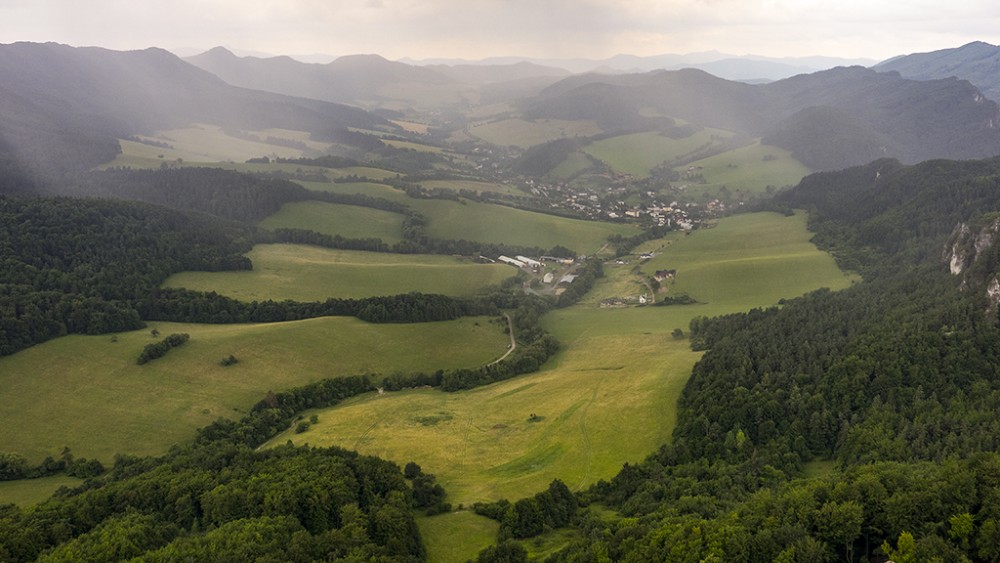 Súľov v daždi