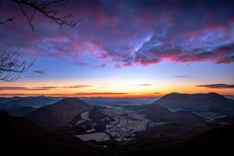Mrazivý večer pod Havraňou skalou