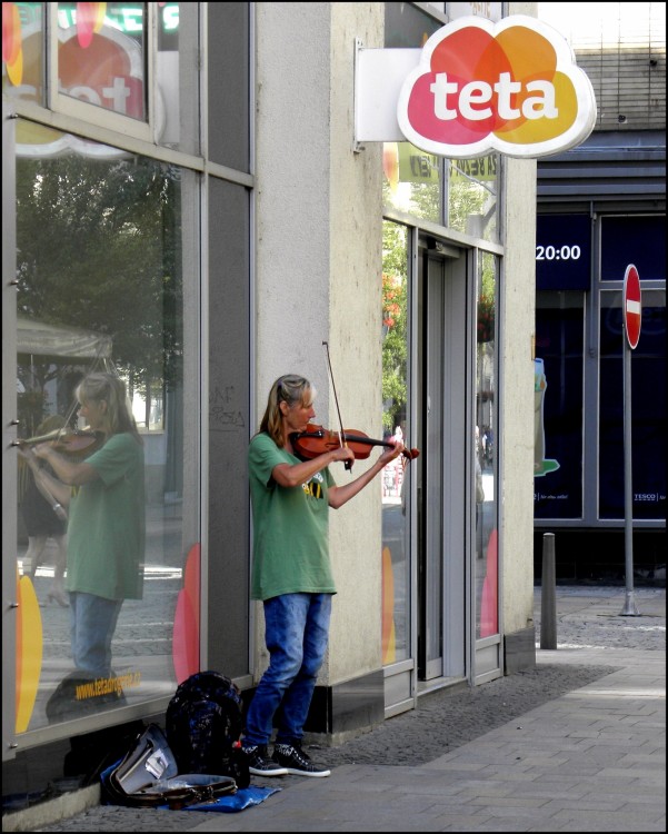 Teta hraje na Stradivárky