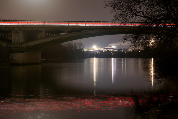 Sereď - podvečer pri Váhu