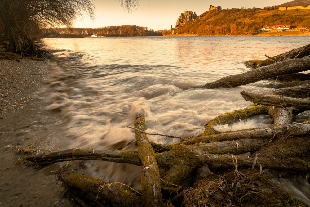 Na pravom brehu Dunaja