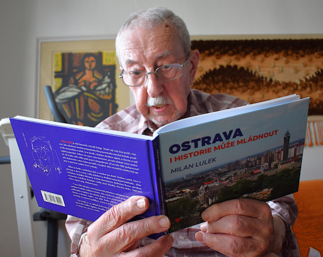 Čtenář