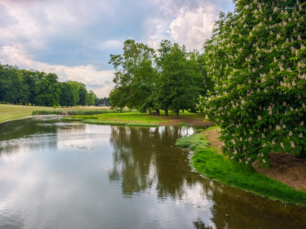 Jazero a park v Dolnej Krupej