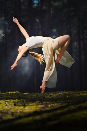 tanečnica v lese