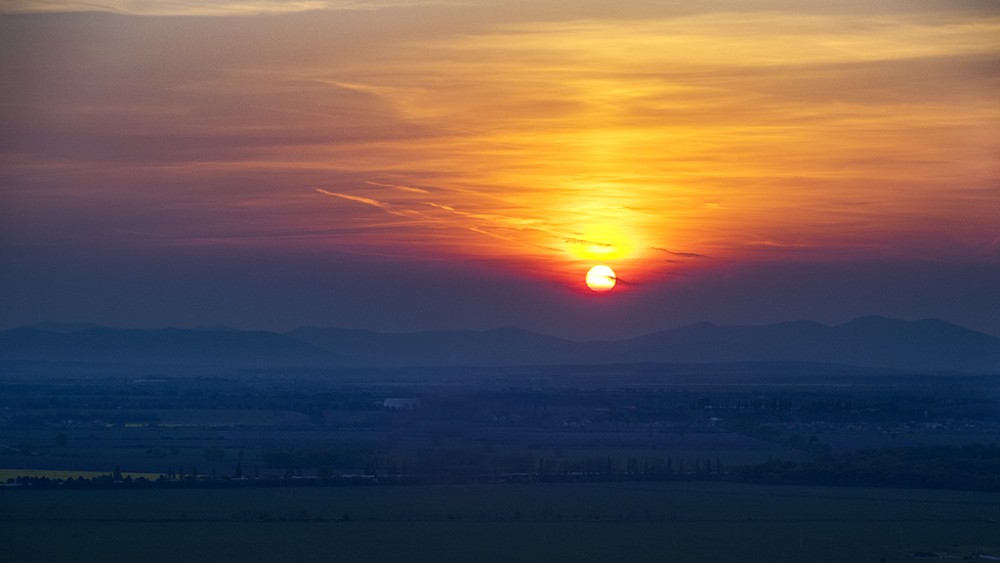 Západ slniečka pri Hlohovci