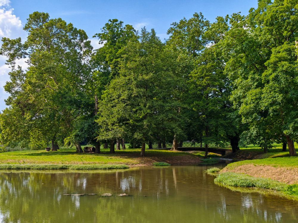 Jazero v parku pri kaštieli v Dolnej Krupej