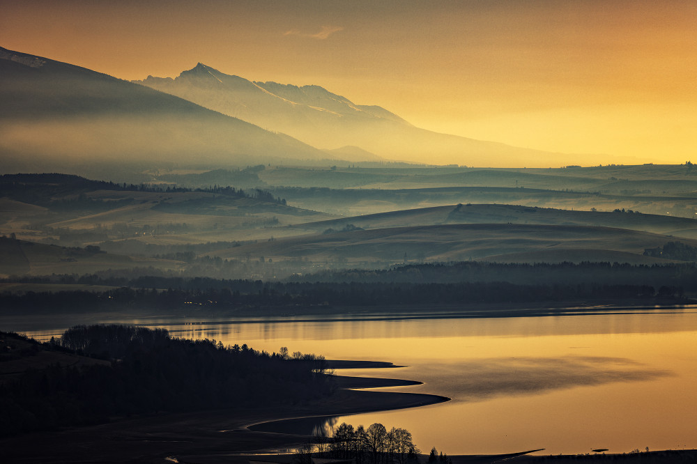 SLÁVA SVETLU LIPTOV