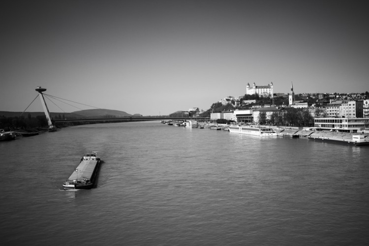 Bratislava - hrad, UFO, Dunaj