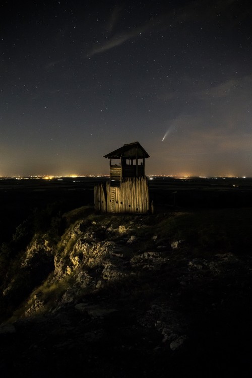 Kométa nad vyhliadkou