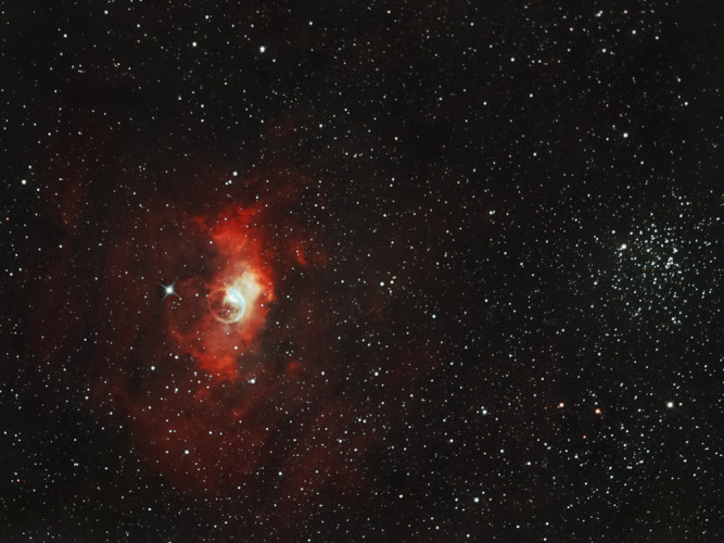 Bublina (NGC 7635) a M52.