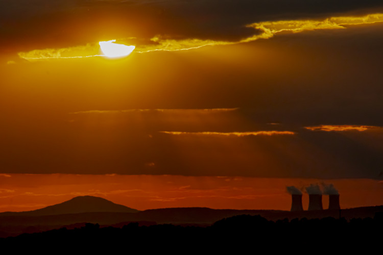 Posvieťme si na Mochovce