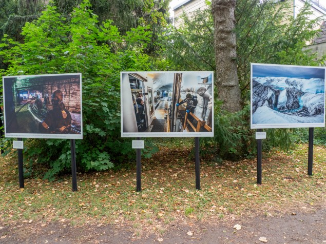 Kadirove fotografie na festivale La Gacilly - Baden.