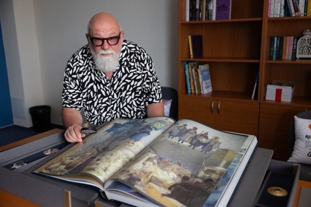 Fotograf Ján Williama Drneka, ktorý nafotil Slovanskú epopej Alfonsa Muchu. Autor: Luboš Pilc