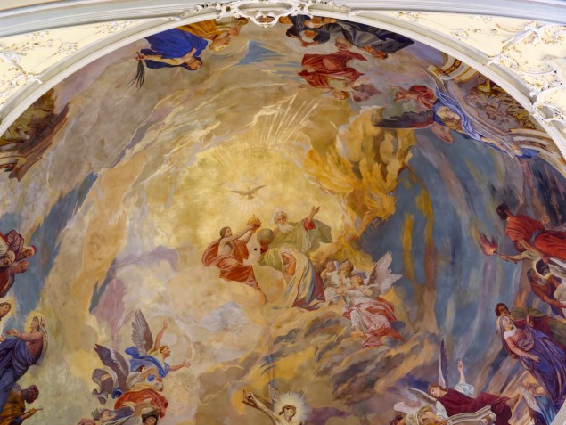 100-mega z ruky. Freska v kostole na vrchu Pöstlingberg nad Linzom.