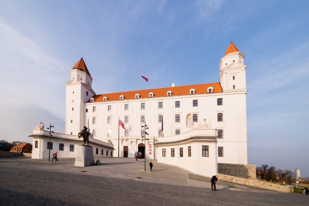 Sigma 12-24mm F4 DG HSM Art na 12mm, korigované zbiehajúce sa línie