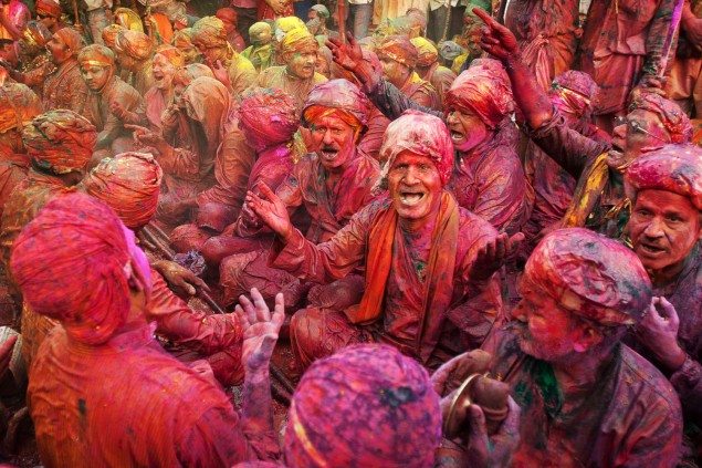 HINDUIZMUS: Festival Holi v dedine Barsana, India - 3. marca 2012. Foto: Michal Novotný