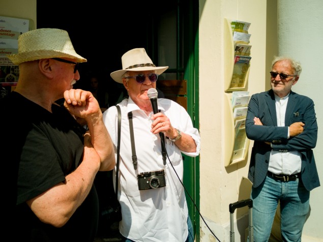 Lois Lammerhuber, William Albert Allard a fotograf nemeckého časopisu Geo Gerd Ludwig pri jednom z podujatí festivalu.