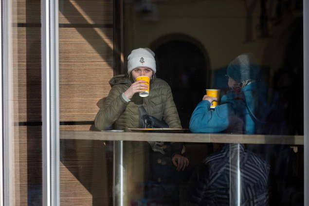 Šmírovanie zákazníčok globálneho hamburgerového reťazca.