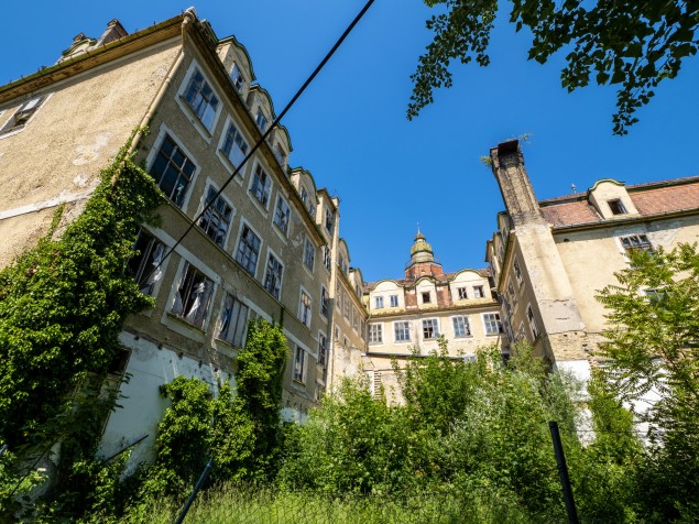 Piešťanský hotel Slovan v najširšom zábere.