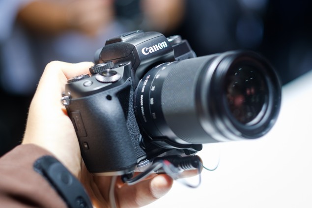 Nový CSC fotoaparát Canon EOS M5.