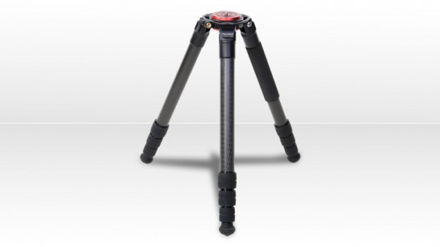 Uniqball iQUICK3Pod je trvanlivý a flexibilný. Má 3-sekčnú podporu s 10-vrstvovými nohami z uhlíkových vlákien. Ponúka ľahko vymeniteľnú vstavanú vyrovnávaciu základňu. Môže poskytnúť pevnú podporu, ktorá zvládne väčšie fotoaparáty a mohutné teleobjektívy až 45 kilogramov.