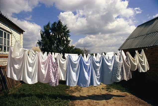 Laundry on a clothesline in Kharkov, Ukraine, September 1986. PHOTOGRAPH BY STEVE RAYMER, NATIONAL GEOGRAPHIC