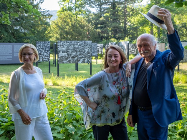 Lpis Lammerhuber s manželkou Silviou sú hlavní organizátori festivalu fotografie pod holým nebom v Badene. Tento ročník otvorila Johanna Mikl-Leitner, županka dolnorakúskeho kraja. (Vľavo.)