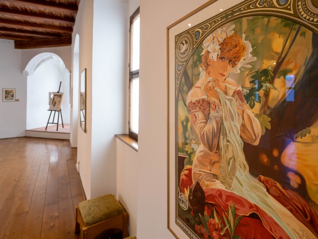 Múzeum Alfonsa Muchu v jeho rodných Ivančiciach. Bezchybný superširoký objektív je skvelá hračka.