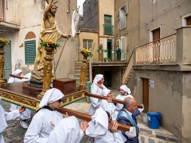 Procesie na Sicílii sú súčasťou Veľkého týždňa takmer v každej dedine a mestečku.