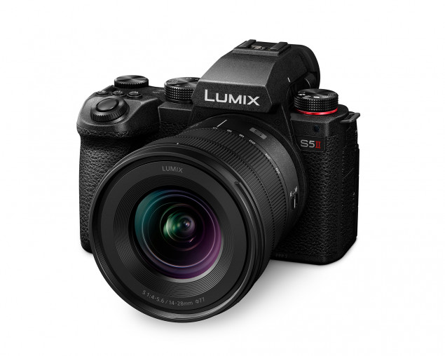 Lumix DC-S5II + 14-28mm f/4–5.6 MACRO.