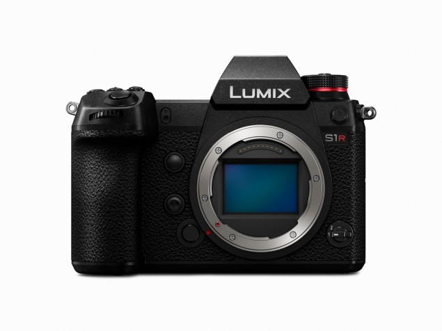 Panasonic Lumix DC-S1R.