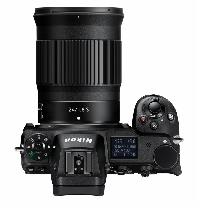 Takto bude vyzerať nová 24-ka na tele súčasných Nikon Z aparátoch (montáž)