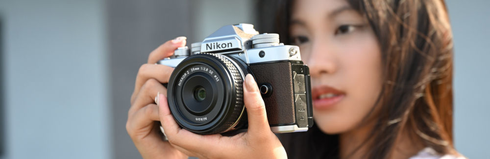 Nikon vydáva novú striebornú verziu ikonického modelu  Nikon Zf