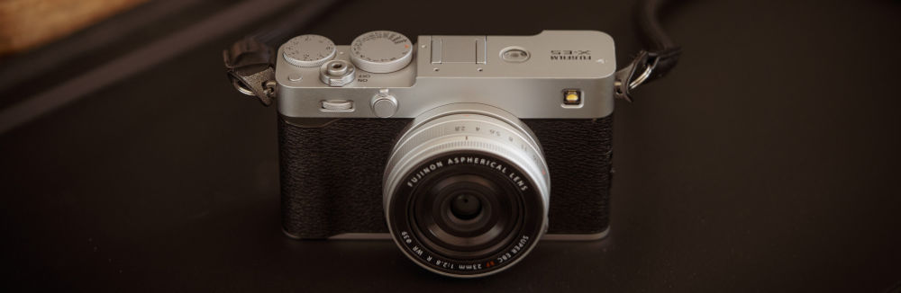 Fujifilm X-E5 - zo zakríknutého suverénom