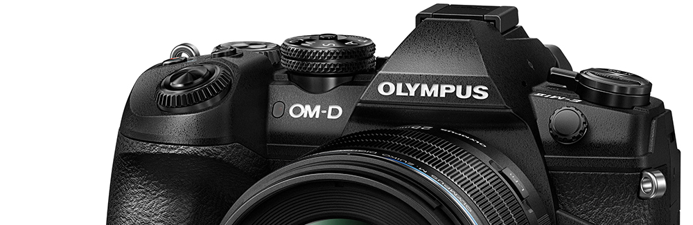 Olympus predstavuje nové fotoaparáty, tri objektívy, systémový blesk ...