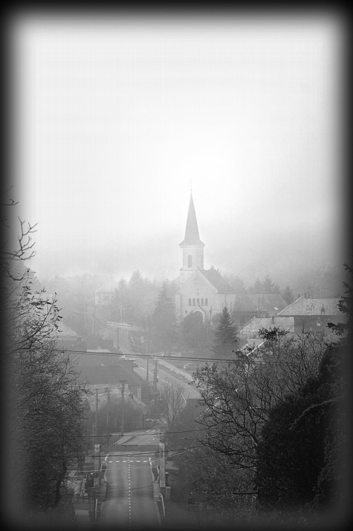 Kostol v hmle