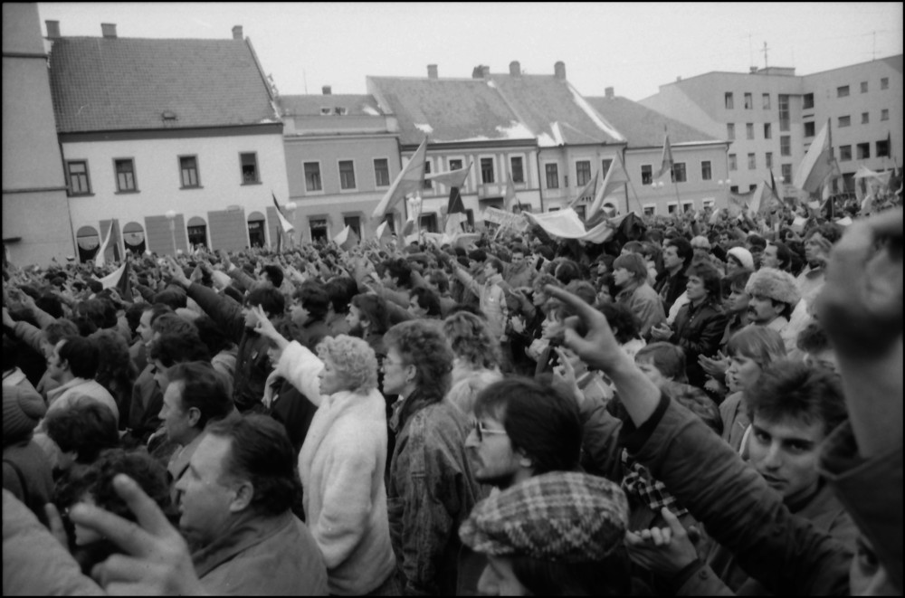 Nežná XI.1989