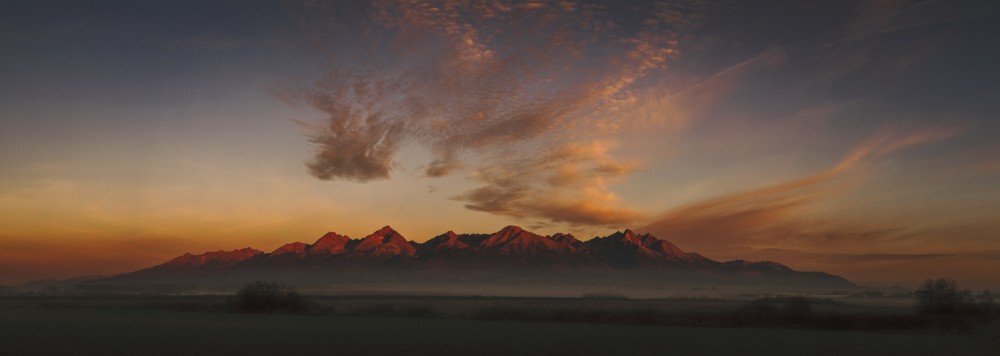 Ranné Tatry z okolia Popradu