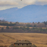 Vrtuľník nad kaštieľom