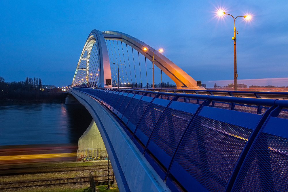 Most Apollo po zotmení.