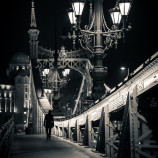 Osamelý alebo len sám?