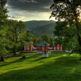 posledné lúče nad Banskoštiavnickou kalváriou