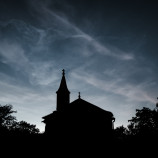 Kaplnka v podvečernom svetle