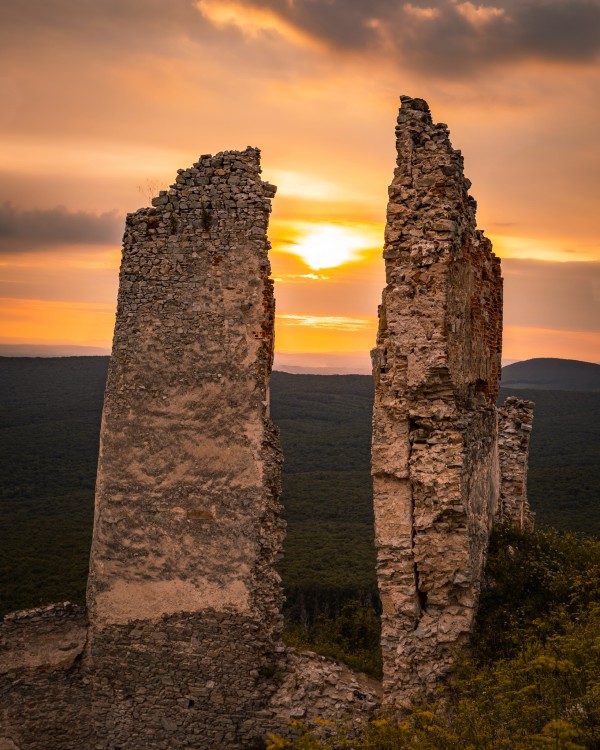 Západ slnka na zrúcanine hradu Gýmeš