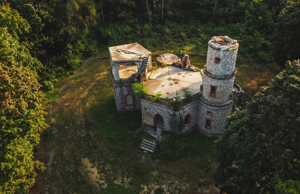 Letohrádok Babylon, Brodzany, Slovensko